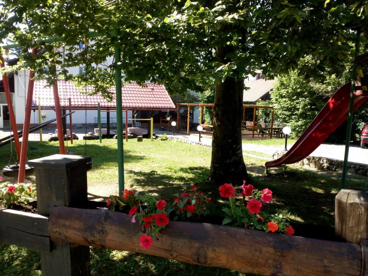 Guesthouse Arnika Fužine Exteriér fotografie